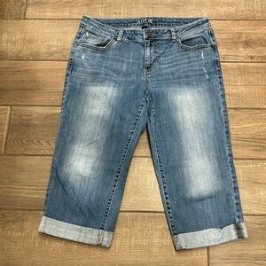 Apt 9 Capri 5 Pocket Jeans